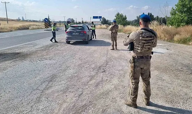 Bilecik'te jandarma denetimlerinde 73 bin 377 lira ceza kesildi