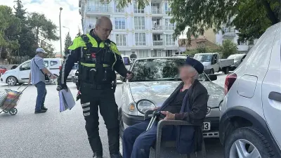 Burdur'da Kızının 'Yaşlı ve Güvensiz' İhbarı Üzerine 85 Yaşındaki Sürücü Trafikte Durduruldu