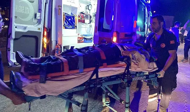Kastamonu'da Tofaş marka otomobil tıra çarptı: 5 yaralı