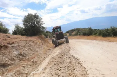 Bozdoğan Belediyesinden Asma Mahallesinde Yol ve Şarampol Çalışması
