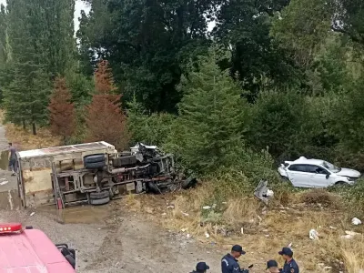 Uşak'ta Kontrolden Çıkan Kamyonet Otomobile Çarptı: Üç Yaralı