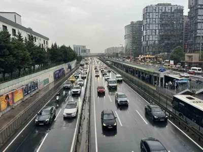İstanbullular Akşam Saatlerinde Yağmurla Birlikte Yoğun Trafik Çilesi Yaşadı