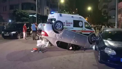 Şanlıurfa'da Otomobiller Çarpıştı: Mesaiden Dönen Polis Memuru Yaralandı