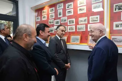 Eski TBMM Başkanı İsmail Kahraman Mezun Olduğu Lisesi Ziyaret Etti