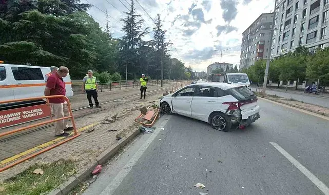 Eskişehir'de trafik kazası: Anne ve 4 yaşındaki kızı yaralandı