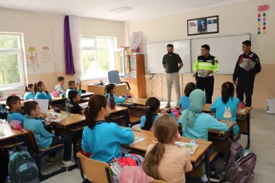 Bayburt'ta Minik Öğrencilere Trafik Güvenliği Eğitimi Verildi