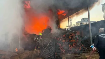 Aydın'daki Odun Deposunda Çıkan Yangın Korkuttu