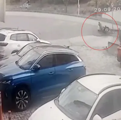Bursa Mudanya'da Ters Yöne Giren Motosikletli Kaza Yaptı: Sürücü Ağır Yaralı