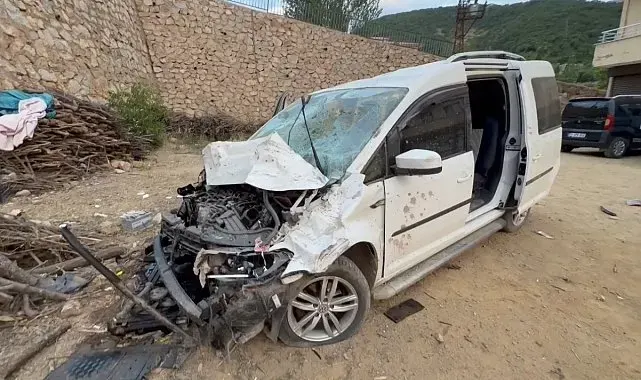 Hakkari'de trafik kazası: 3 yaralı