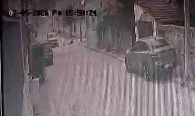 Eskişehir'de 6 yaşındaki bisikletli çocuk ile aracın çarpıştığı kaza kameralara anbean yansıdı