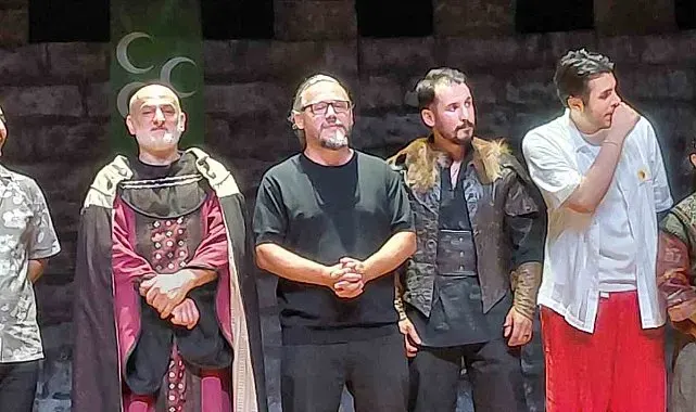 Aydos Kalesi'nin fethi sahneye taşındı