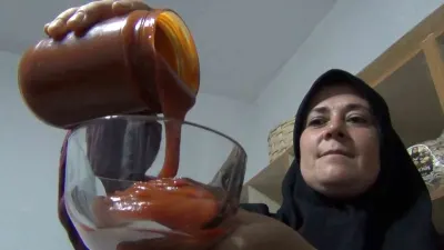 Hobi olarak başladığı 3,5 dönümlük arazide yöresel ürün markası kurdu
