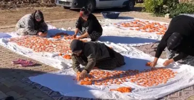 Kütahya'da İmece Usulü Tarhana Geleneği Sürüyor