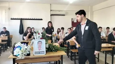 Adana'da Kazada Yaşamını Yitiren Lise Öğrencisi Selçuk Sırasında Anıldı