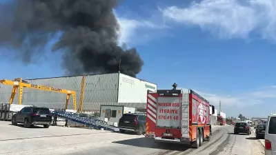 Mersin'deki Temizlik Fabrikasında Yangın Çıktı