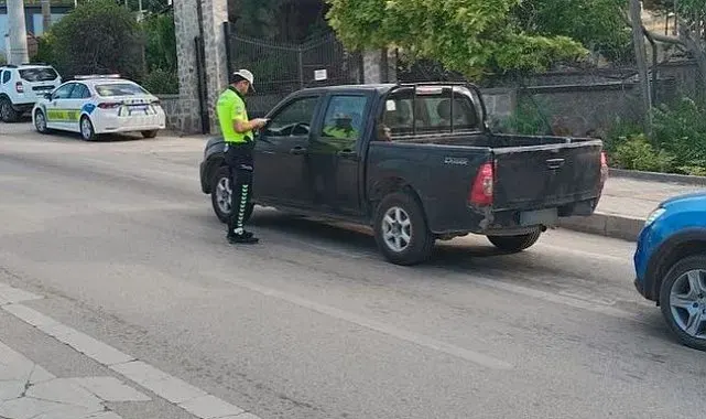 Bilecik'te 1 aranan şahıs yakalanırken 7 araç trafikten men edildi
