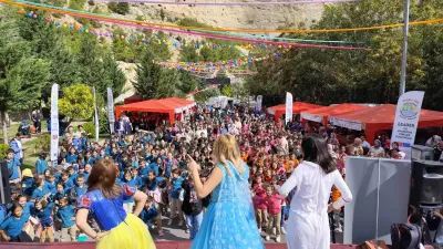 Karaman'da Ermenek Çocuk Şenliği'nde Bin 300 Öğrenci Gönüllerince Eğlendi