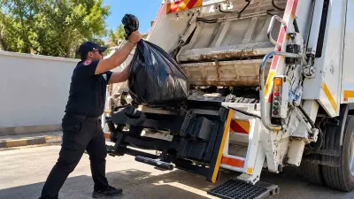 Bodrum'da marketlere zabıta baskını: Son kullanma tarihi geçmiş ürünler imha edildi