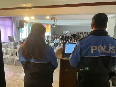 Afyonkarahisar'da lise öğrencilerine polislerden meslek ve güvenlik eğitimi
