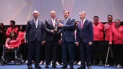 Sultangazi Belediyesi Ülke TV Ödüllerinde Öne Çıktı