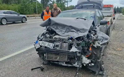 Çekmeköy Şile Yolu'nda kaza: Otomobil bariyerlere çarptı