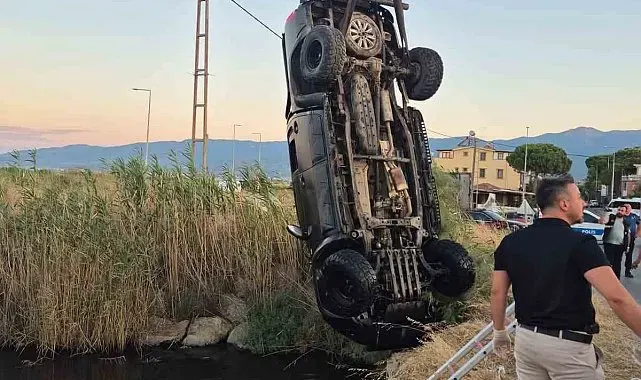 Dereye uçan arazi taşıtındaki 2 genç hayatını kaybetti, 1 yaralı