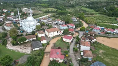 Sakarya Karasu'da Taşkın Sonrası Temizlik Çalışmaları Sürüyor