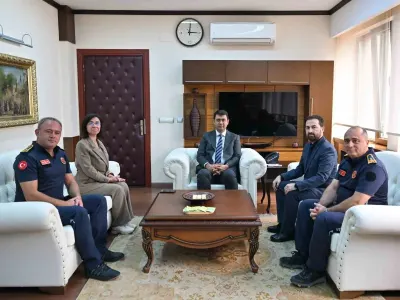Uşak Valisi Serdar Kartal İtfaiyecileri Kabul Etti