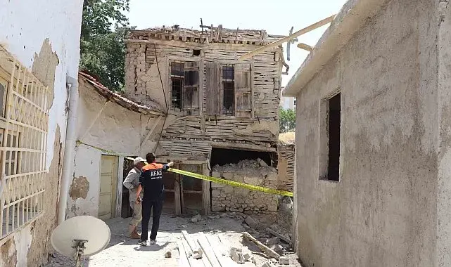 Karaman'da duvarı yıkılan metruk ev için önlem alındı