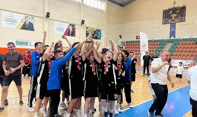 Minikler Hentbol Türkiye Şampiyonası Kuşadası'nda tamamlandı