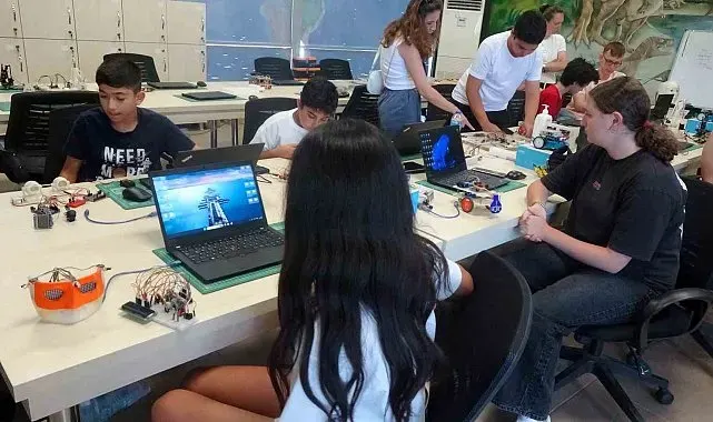 Menteşe Çocuk Bilim Parkı'nda yıl sonu robotik şenliği