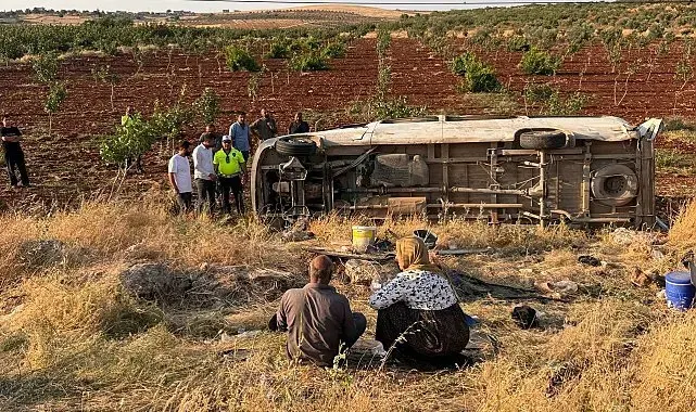 Tarım işçilerini taşıyan minibüs devrildi: 22 yaralı