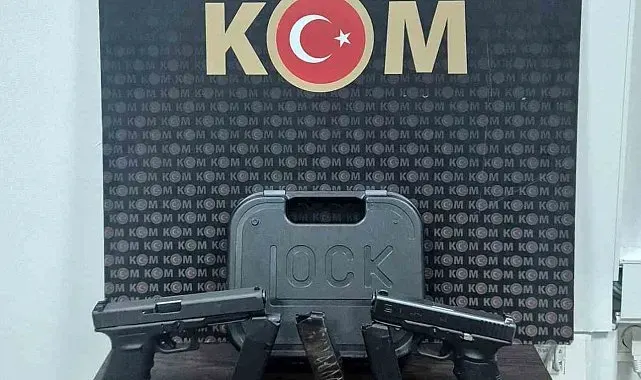 Gebze'de ruhsatsız silah ve change araç operasyonu