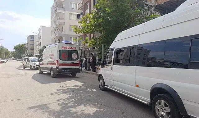Hafif ticari araç ile motosiklet çarpıştı: 1 yaralı