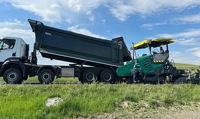Kars'ta asfalt seferberliği sürüyor: Esenyayla köyü yolu tamamlandı