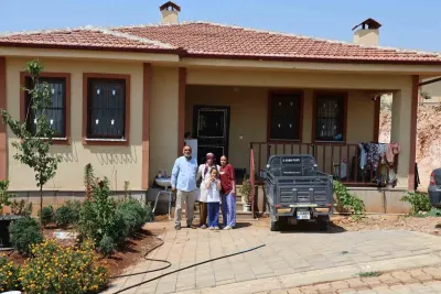 Kahramanmaraş'ta Depremzede Aile Yeni Yuvalarında Hayata Yeniden Başladı