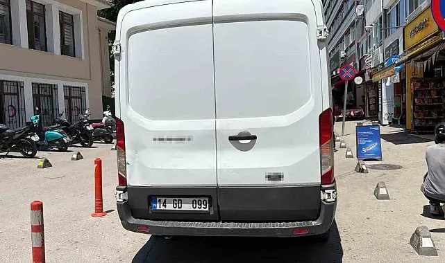 Bolu'da geri manevra yapan panelvan yaşlı kadına çarptı