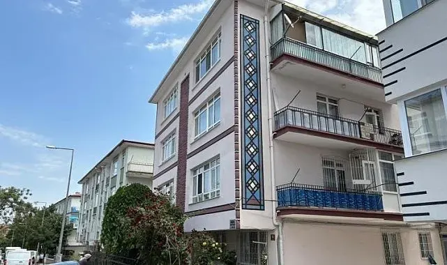 Bıçakla yaraladığı babası tarafından öldürülen saldırganın 8 farklı suçtan kaydı olduğu ortaya çıktı