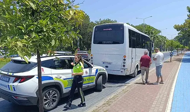 Otel servisiyle çarpışan motosikletli yaralandı