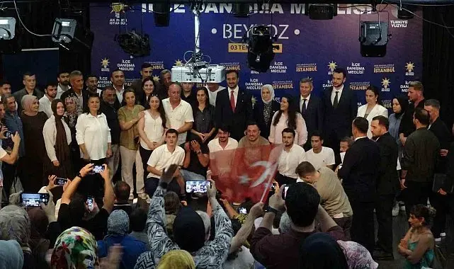 Beykoz'da Bağımsız meclis üyesi Esengül Yılmaz Gül, AK Parti'ye katıldı