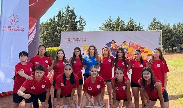 Eskişehir'in ragbi sultanları namağlup şampiyon