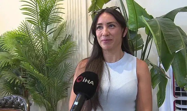 Veterinerlerin "yaşamaz" dediği kedi, denizde yüzdü, Uludağ'da kayak keyfi yaptı