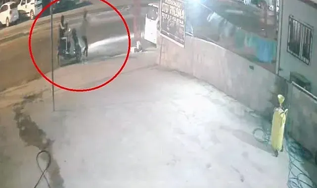 Motosikletle gelerek oto yıkamayı kurşunlayan çete üyelerinin maskesi düştü