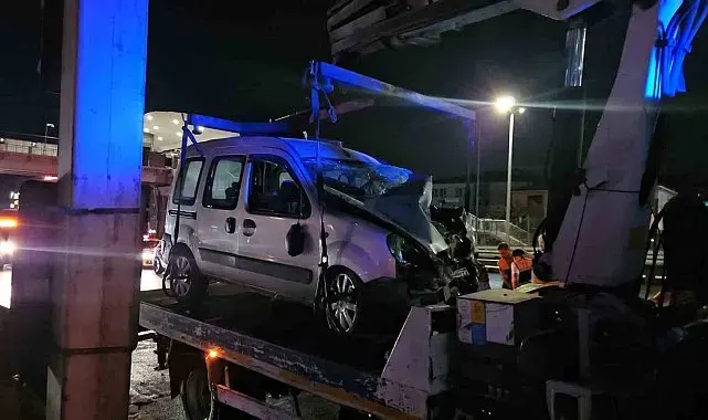 Küçükçekmece'de makas atan sürücü kazaya sebep oldu: 2 yaralı
