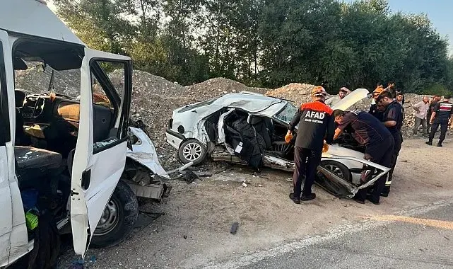 Amasya'da otomobil ile minibüs çarpıştı: 1 ölü, 3 yaralı