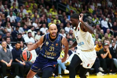 Fenerbahçe, Euroleague üçüncü hafta mücadelesinde Dubai Basketbol takımını 76-66 mağlup etti
