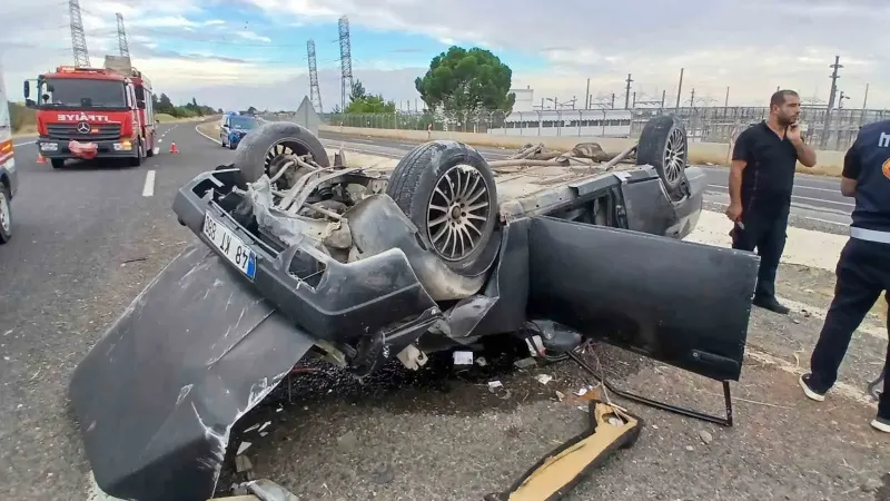 Şanlıurfa'da lastiği kopan otomobil takla attı: 5 yaralı