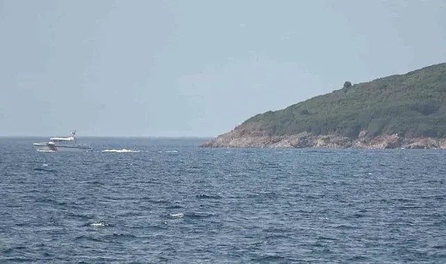 Ayvalık'ta denizde kaybolan genci arama çalışmaları aralıksız sürüyor