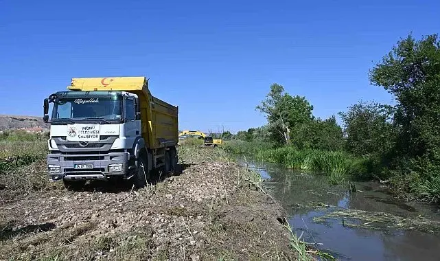İnönü Belediyesi'nden Sarı Su Deresi'nde kapsamlı temizlik çalışması