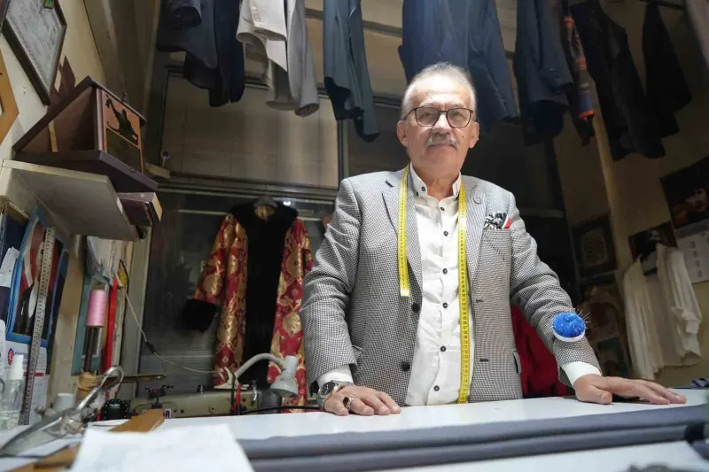 Samsun'da altmış yıldır terzilik yapan yılın Ahisi Haşim Uzun'dan gençlere tavsiye
